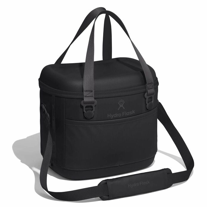 game-day-bundle-f8 12pco001-carryout-cooler-15l-black-angled_1_1.jpg