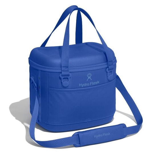 carryouttm-soft-cooler-15-l-l5 12pco382_carryout_cooler_15l_capri_blue_angled_1.jpg