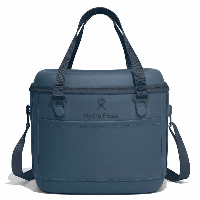 carryouttm-soft-cooler-15-l-l5 12pco384-carryout-cooler-15l-harbor-blue-straight_1.jpg