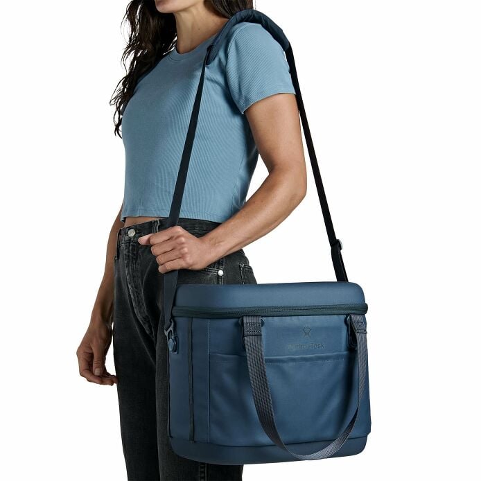 carryouttm-soft-cooler-15-l-l5 250815_hydro_s26_hb_14556_6.jpg