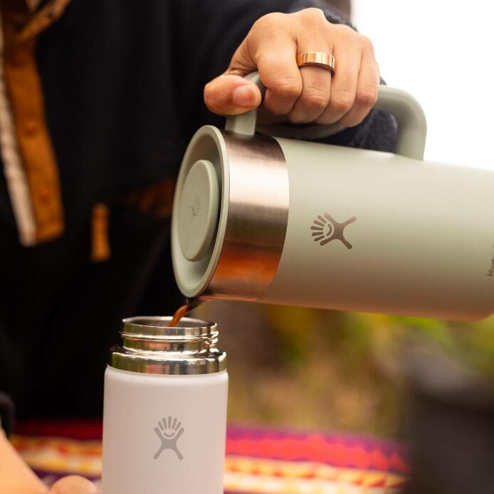 32-oz-insulated-french-press-f1 2706_johnson_s25summertravel_camping_pouring_303a0287_1_.jpg