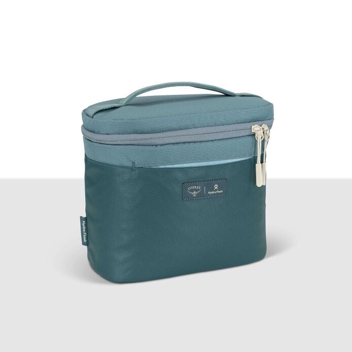 osprey-axis-x-hydro-flask-campus-essentials-bundle-q7 axisxhydroflask_s26_detail1_cascadeblue_10007249_1.jpg