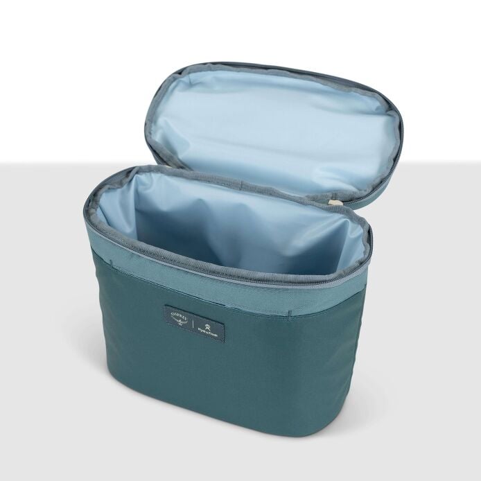 osprey-axis-x-hydro-flask-campus-essentials-bundle-q7 axisxhydroflask_s26_detail2_cascadeblue_10007249_1.jpg