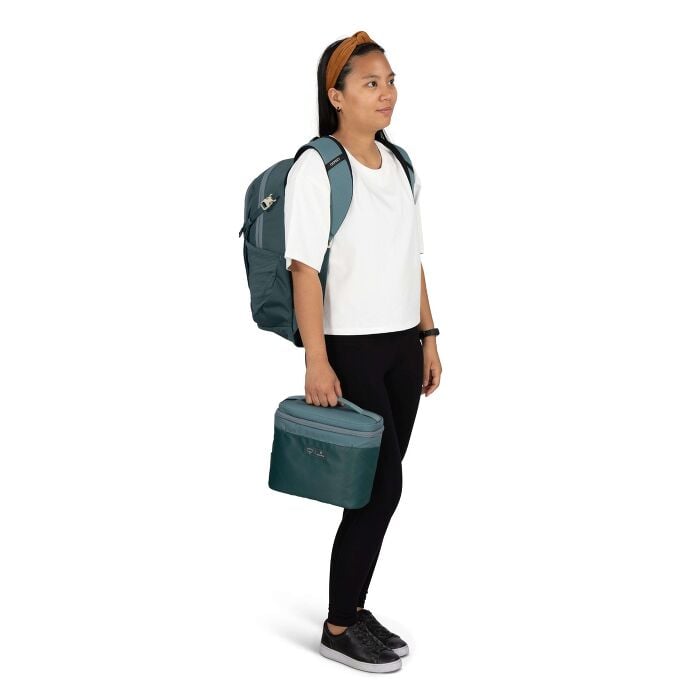 osprey-axis-x-hydro-flask-campus-essentials-bundle-q7 axisxhydroflask_s26_onbody1_cascadeblue_10007249_2.jpg