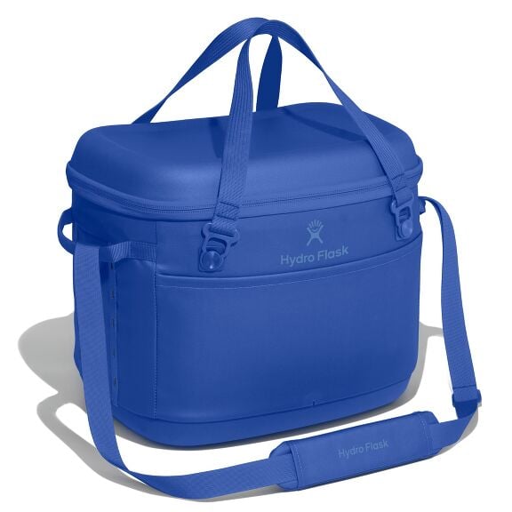 carryouttm-soft-cooler-30-l-a2 cpco382_carryout_cooler_30l_capri_blue_angled_1.jpg