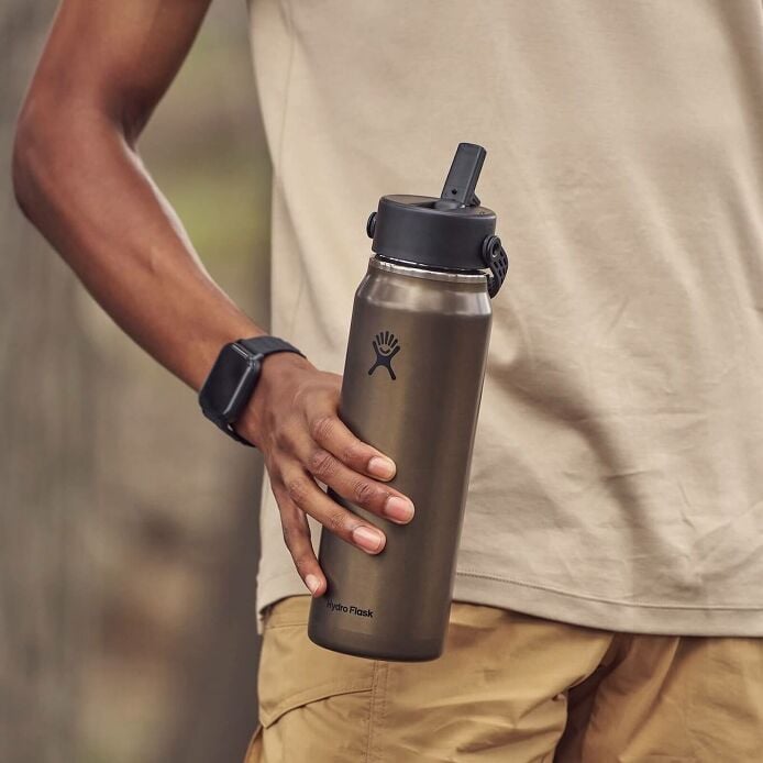 32-oz-lightweight-flex-straw-bottle-o7 hf_s26_lightweight_mcinnis_6345_2_3.jpg