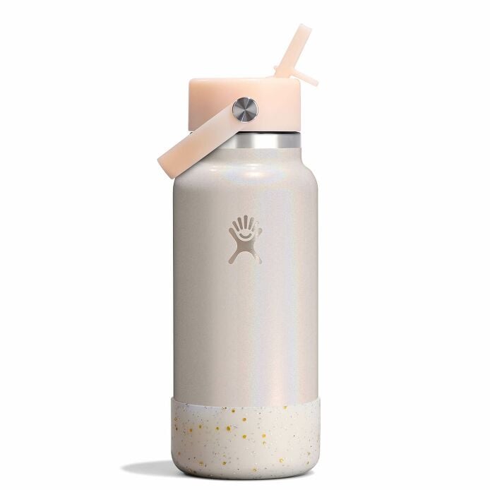 medium-boot-n5 le-f25w32-g-32-oz-wide-flex-straw-cap-glimmer-cream-straight-withboot_1_1_1.jpg
