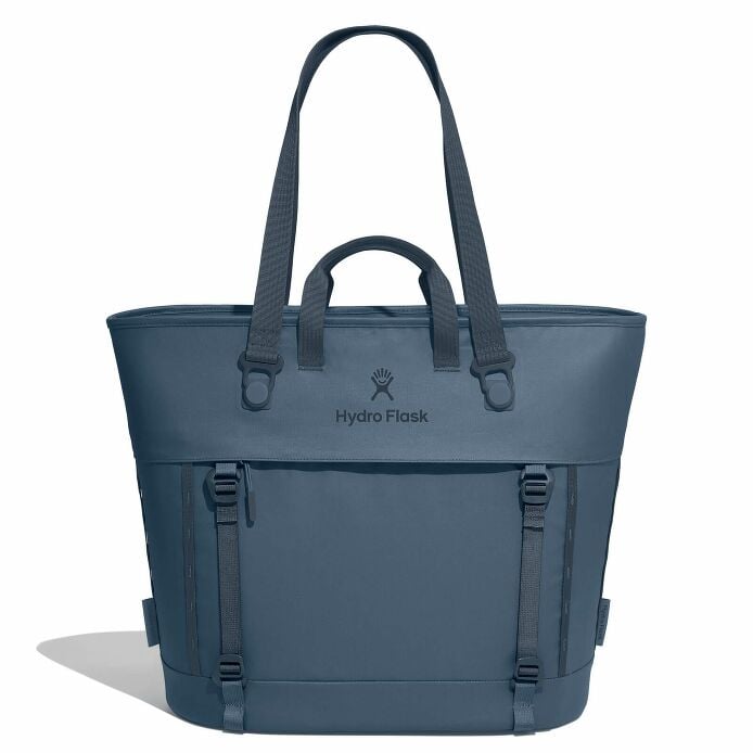 carryouttm-soft-cooler-tote-30-l-u4 maxiit384-carryout-tote-30l-harbor-blue-straight.jpg