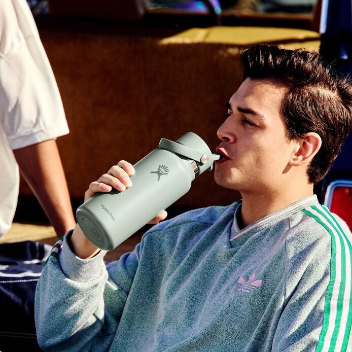 32-oz-wide-mouth-with-flex-straw-cap-l4 s25_tailgating_brouwer_exp-2028-06-01_04-6336_1__5.jpg